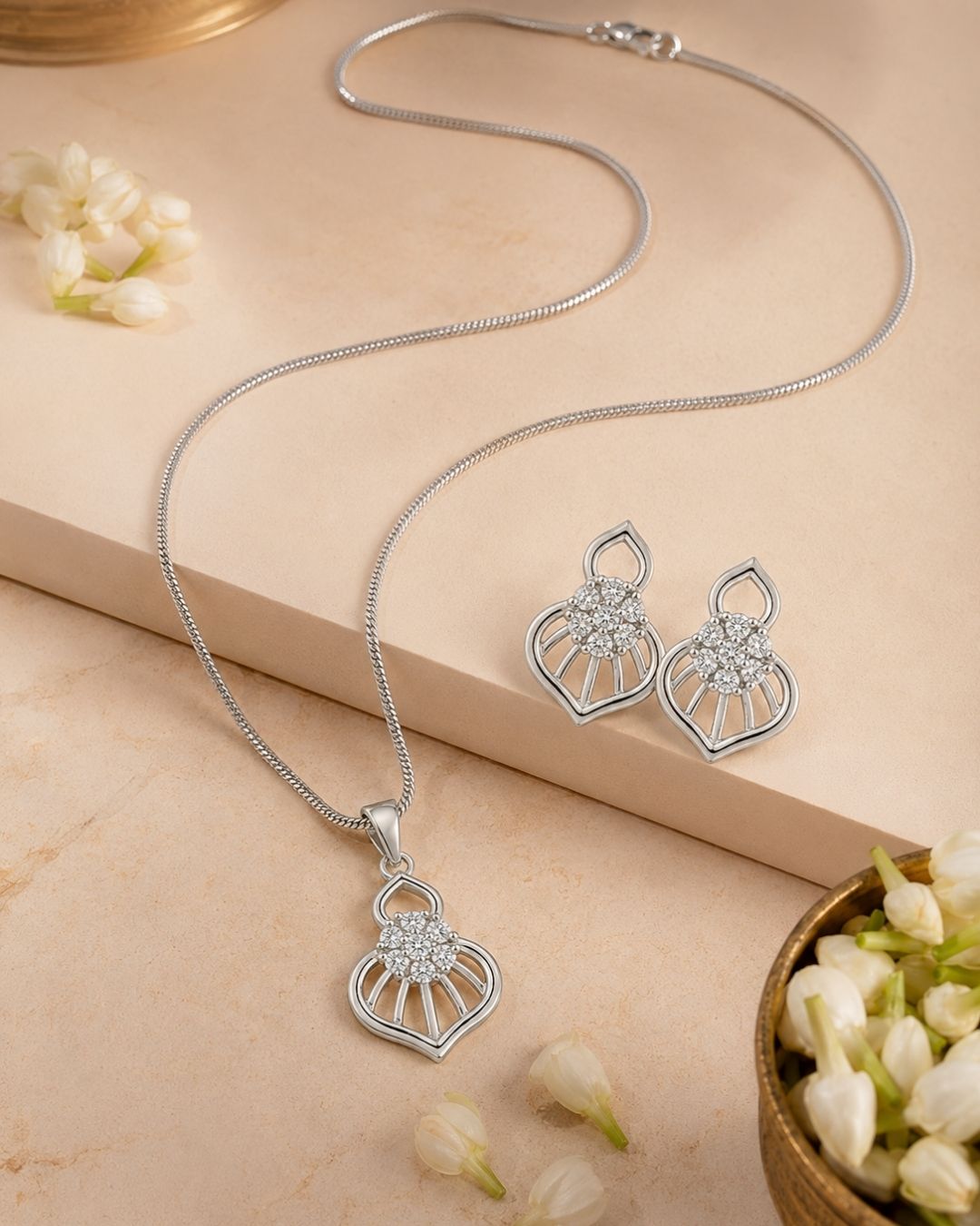 Teardrop Halo Silver Finish AD Pendant Set