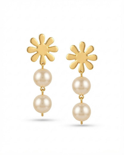 Gold plated Daisy Pearl Earrings