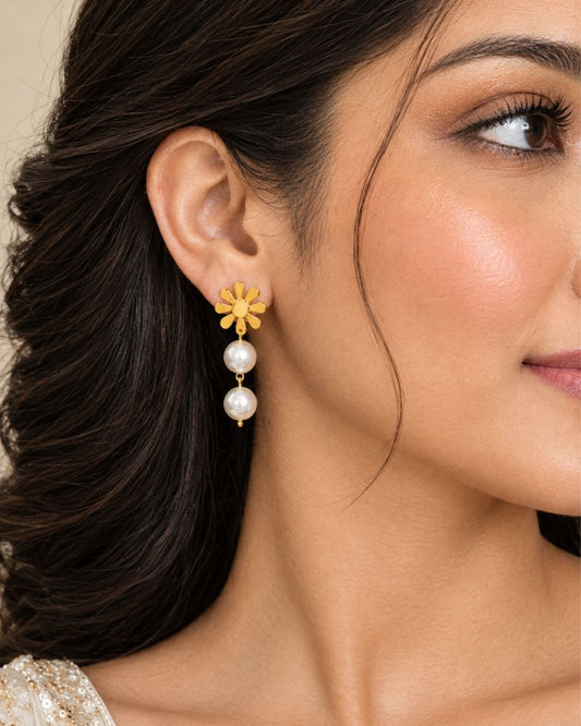 Gold plated Daisy Pearl Earrings