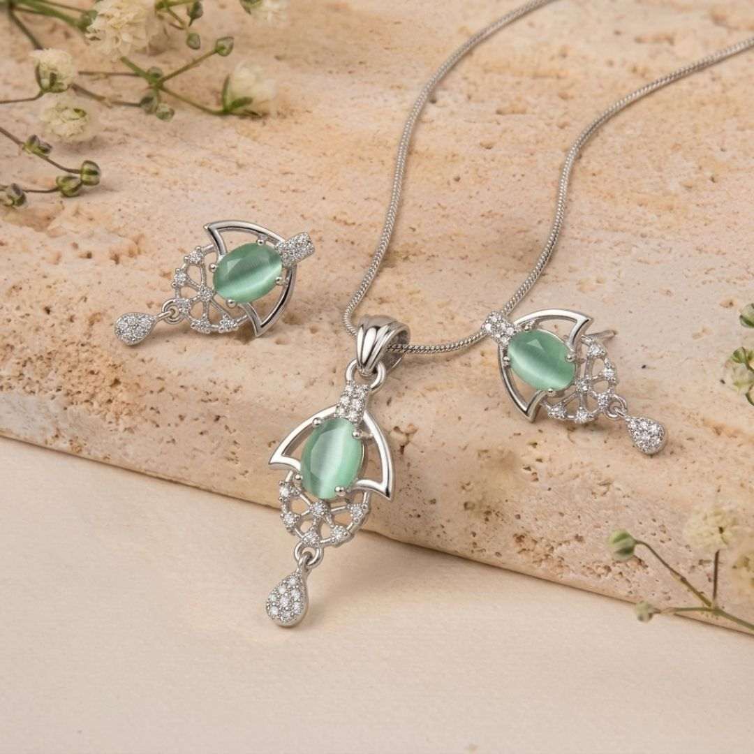 Green Bloom Silver Finish Wedding Jewellery Pendant Set