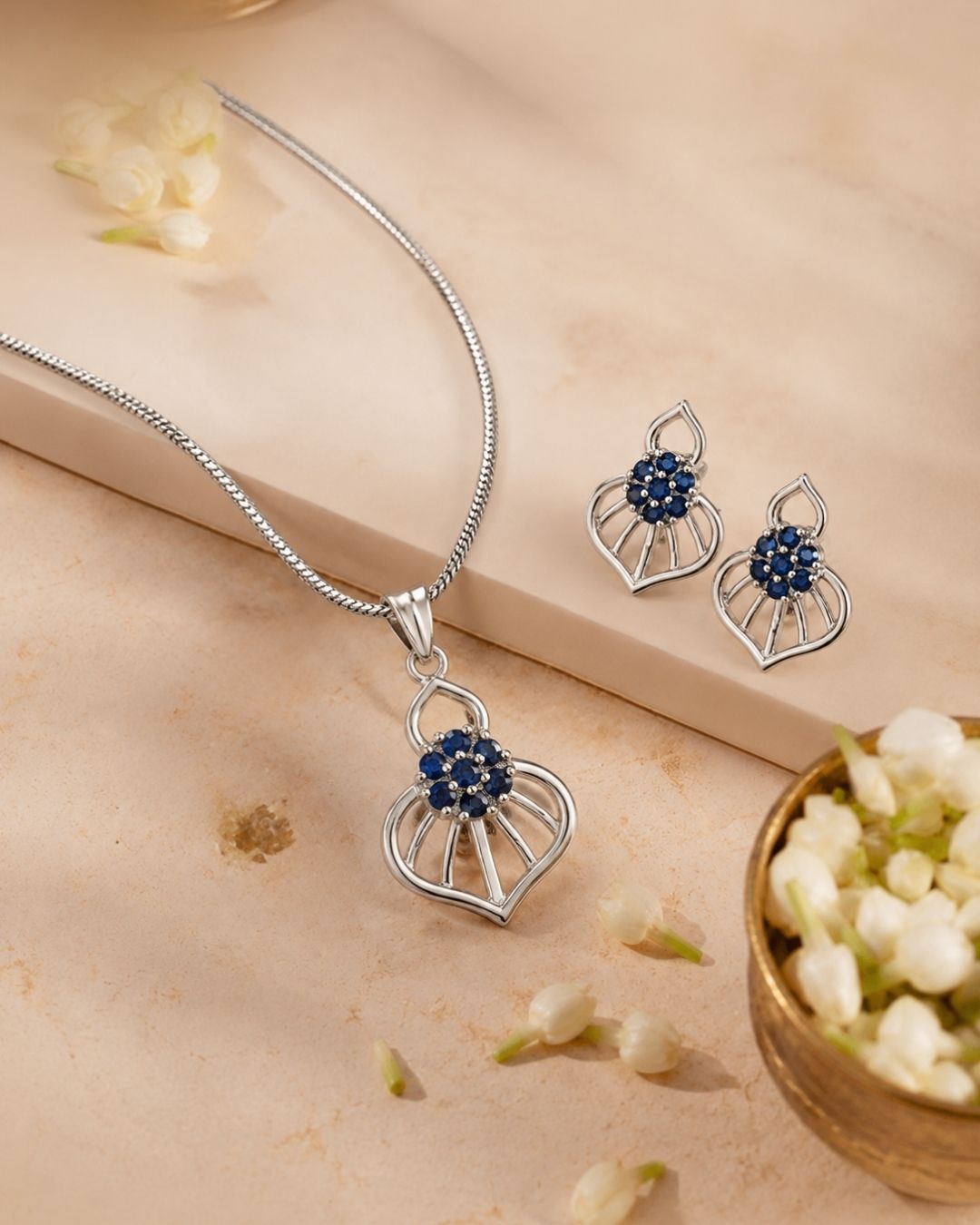 Blue Bloom Silver Finish AD Pendant Set