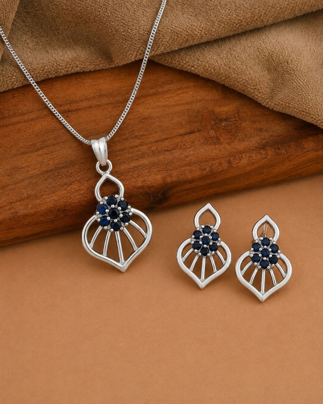 Blue Bloom Silver Finish AD Pendant Set