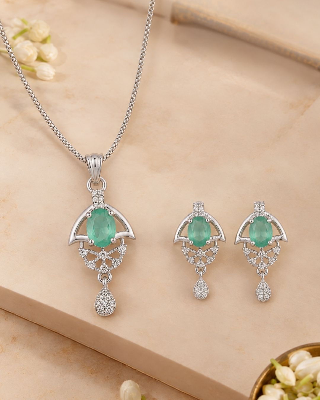 Green Bloom Silver Finish Wedding Jewellery Pendant Set