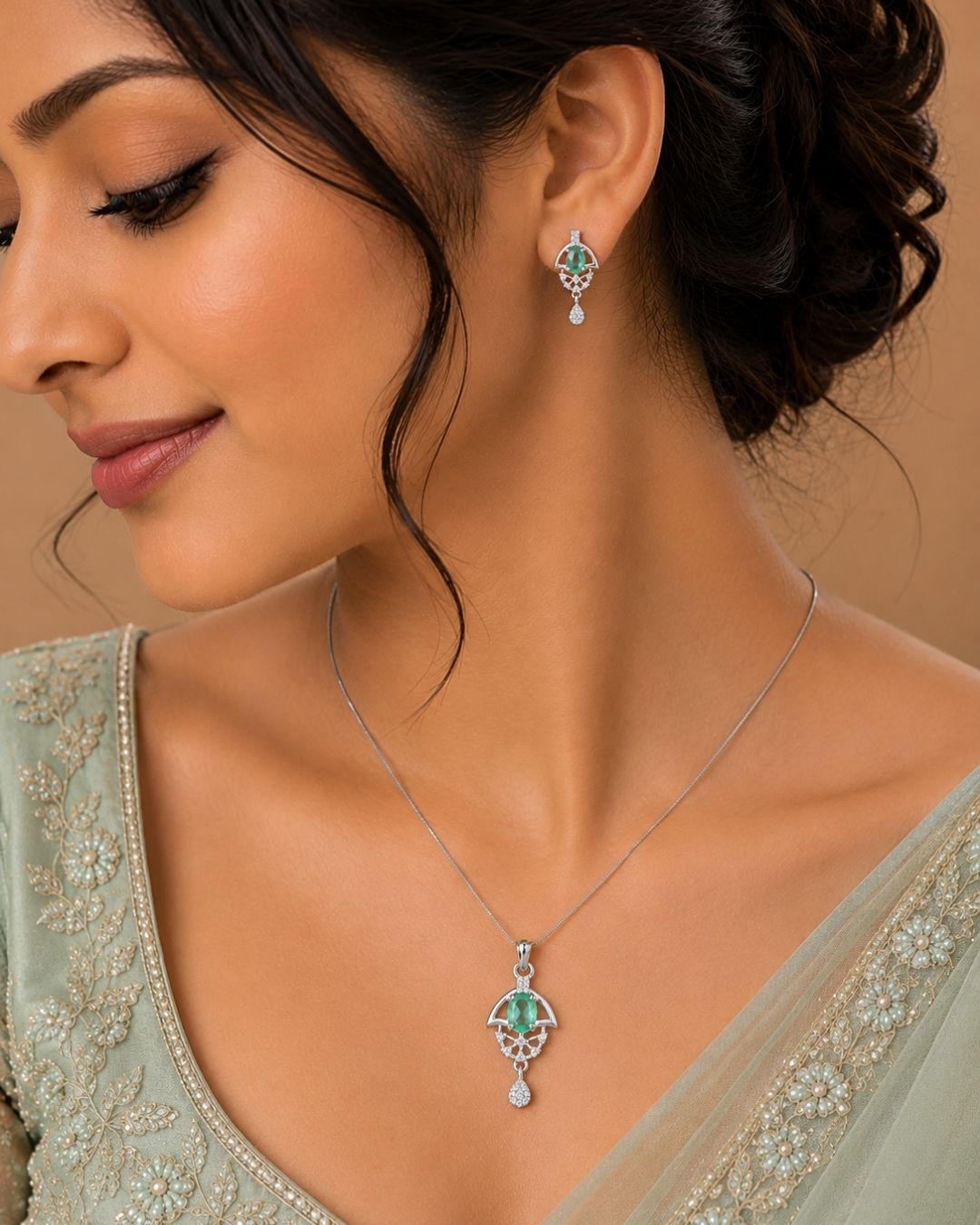 Green Bloom Silver Finish Wedding Jewellery Pendant Set