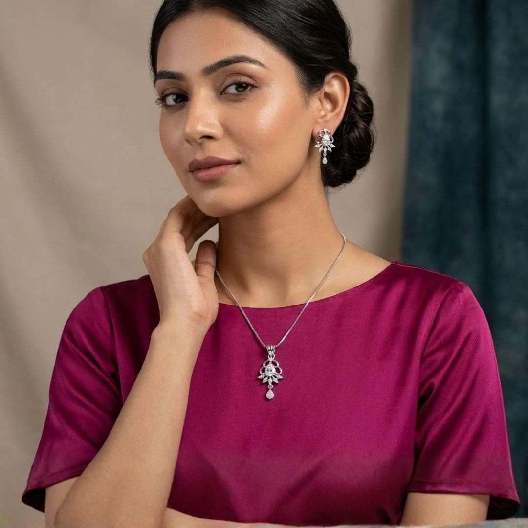 Crystal Glow Silver Finish AD Pendant Set