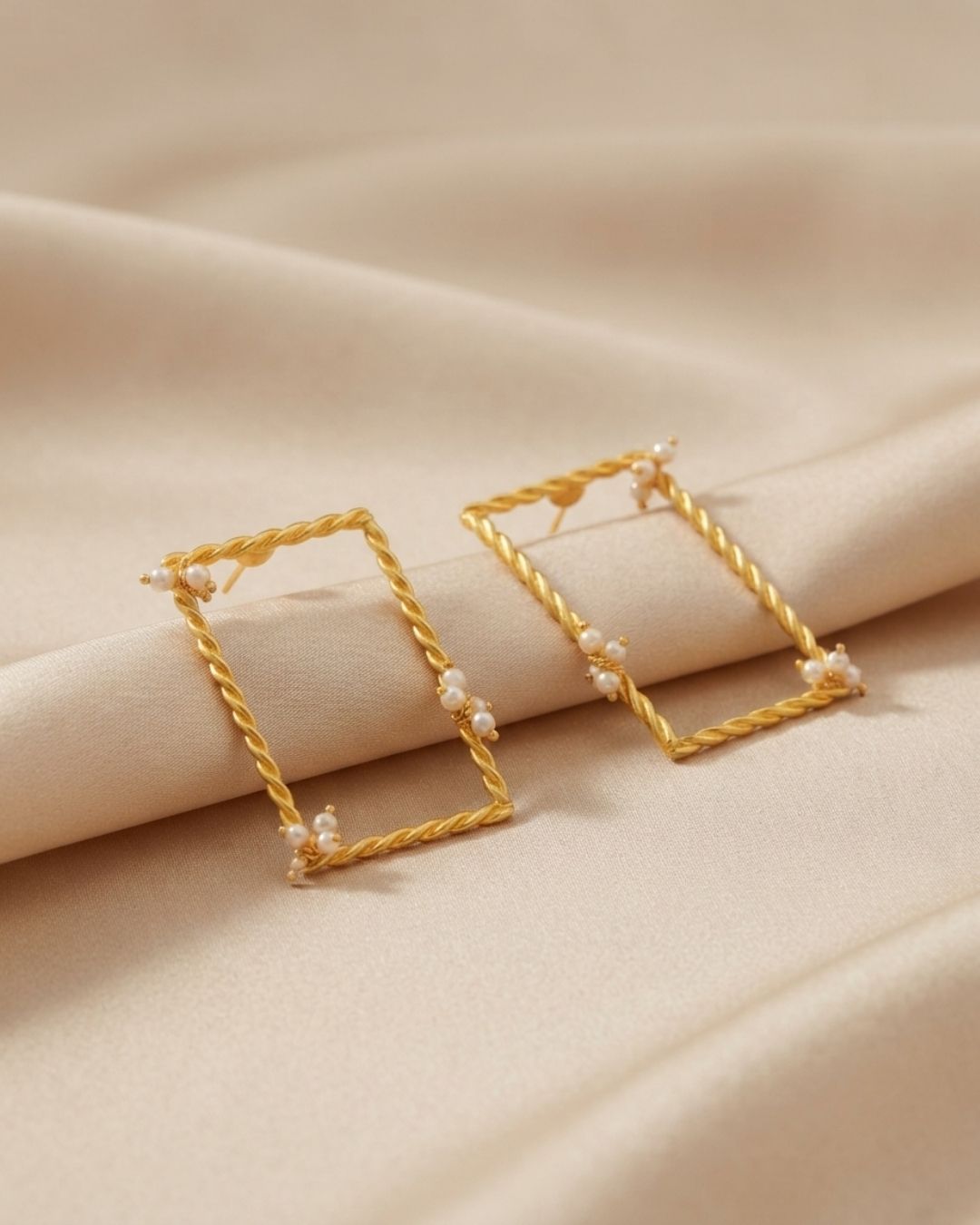 Twisted Frame Rectangle Pearl Dangle Earrings
