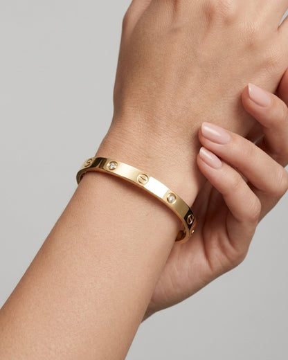 Luxury Minimalist Bracelet with Stone Design