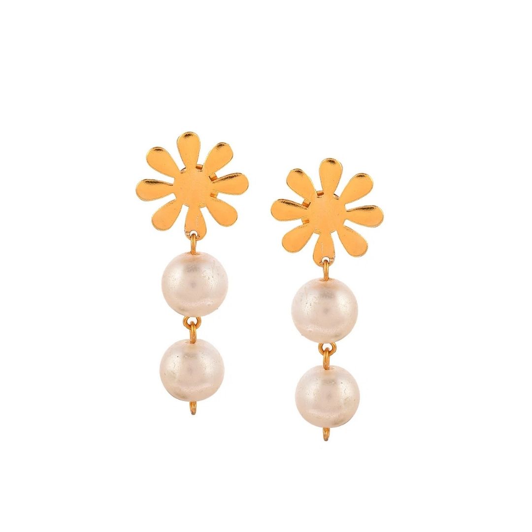 Gold plated Daisy Pearl Earrings