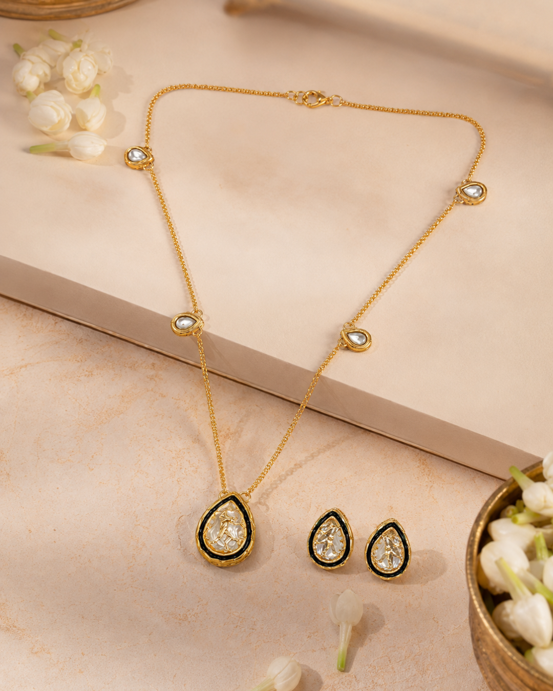 Designer Kundan Meenakari Pendant Set with Earrings